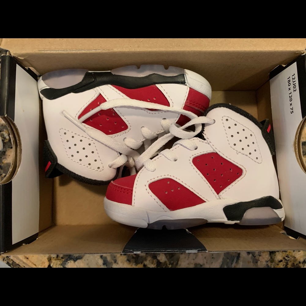 Children’s Jordan Retro 6 Sneakers
